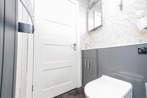 The Halfway House - image 7