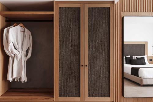 Standard Room image 9