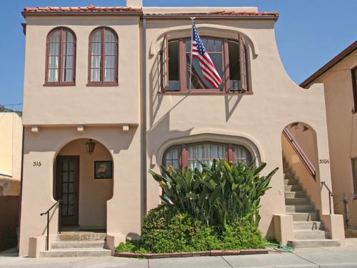 316CA Lower 316 Catalina Lower, Avalon