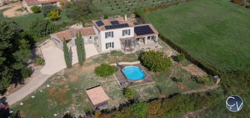Le Nid des Grands Ducs, Villa avec piscine privée gîte à louer Issirac