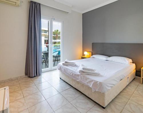 Cameo Beach Resort