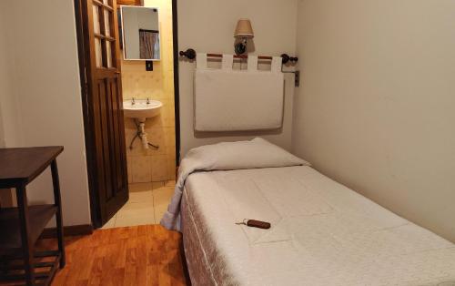 Standard Single Room image 1