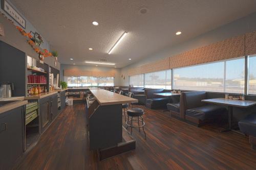 Restoran, Travelodge Inn & Suites by Wyndham Saint Helens OR in Saint Helens (OR)