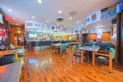 Restoran, Travelodge Inn & Suites by Wyndham Saint Helens OR in Saint Helens (OR)