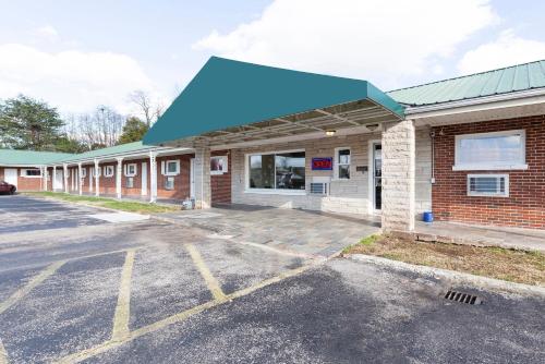 OYO Hotel Cave City KY in Cave City, USA