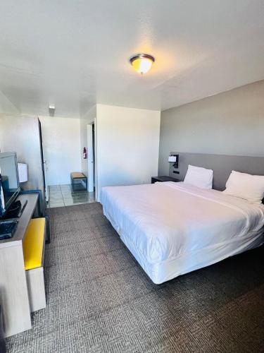 OYO Hotel Pearsall I-35 East