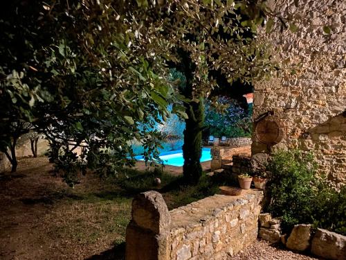Dārzs, Mas De Caroline UZES in Aubussargues