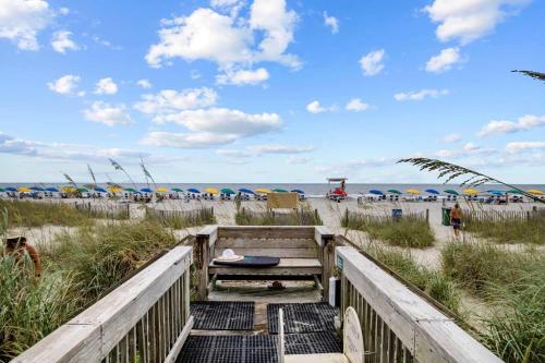 Cozy Oceanfront Condo Pool FREE Tickets M124