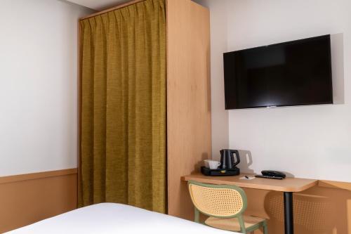 Hotel Moderne Saint Germain - image 2