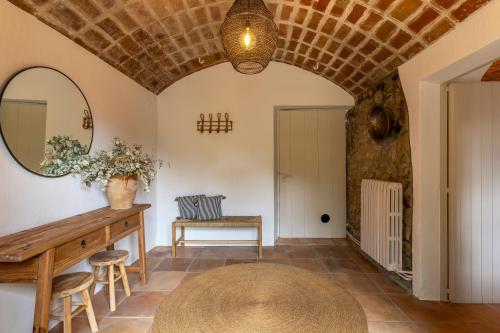 Előcsarnok, CASA EL MOLI DE CAN BURJATS con piscina y chimenea in Montras
