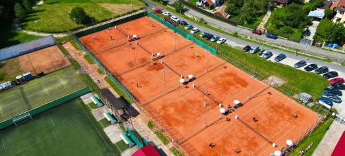 Mountain and City View with Underground Parking Mountain and City View with Underground Parking