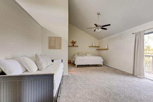 5 Min to Beach and Golf w Pool