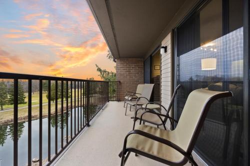 Newly Updated Lakeview Golf Retreat 1BDR Condo Resort 5057 - main image