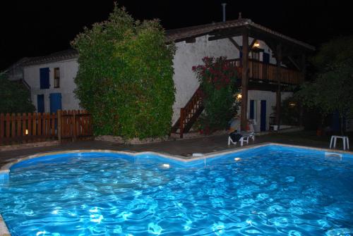 Maison de campagne gîte à louer Saint-Sardos