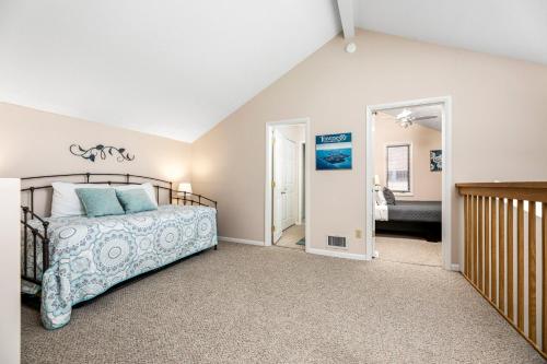 Stunning Retreat 2BR Loft Golf Course Condo 5549 - main image