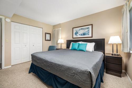 Stunning Retreat 2BR Loft Golf Course Condo 5549 - image 9