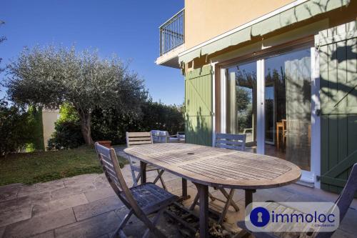 House in residence with swimming pool gîte à louer La Madeleine