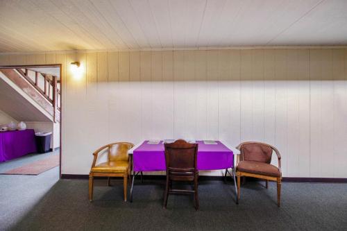 OYO Hotel Cheyenne Wells - US 40 - 로비