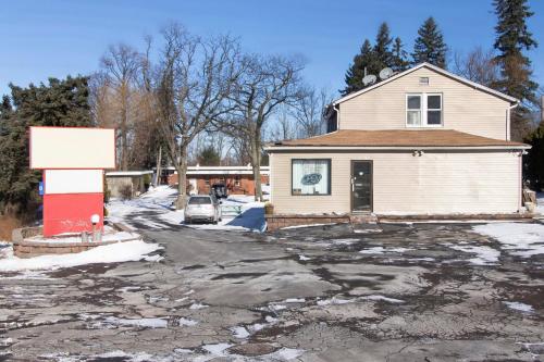 OYO Hotel Wilkes-Barre East - image 3
