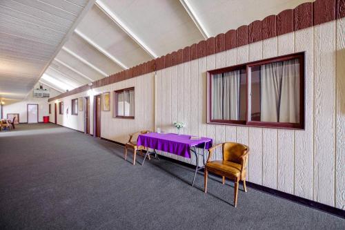 OYO Hotel Cheyenne Wells - US 40 - 로비