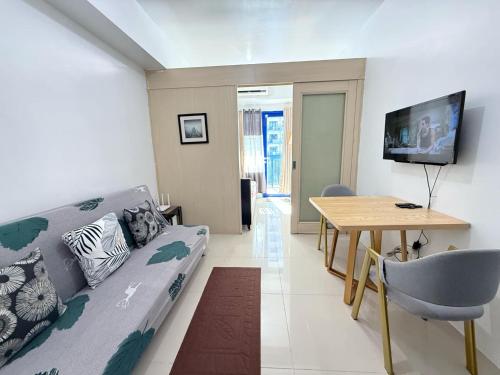 Sea Residences Mall of Asia- Jerson