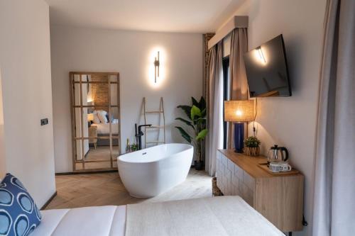 room detail thumbnail 0