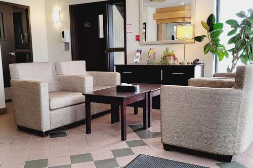 Quality Hotel & Suites in เชอร์บรูค (QC)