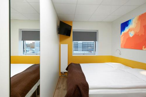 room detail thumbnail 1