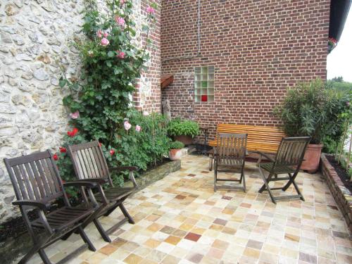 Heritage Holiday Home in Voeren with Terrace gîte à louer Hagelstein