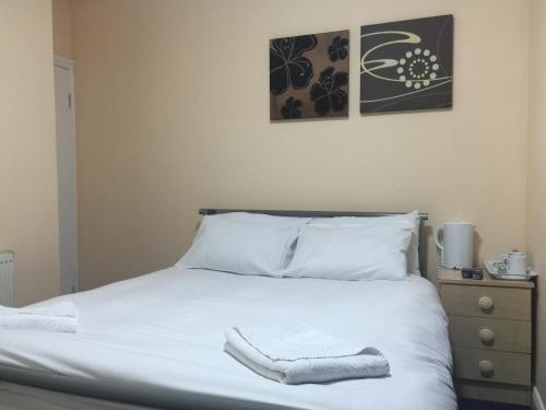 London Olympus Hotel - main image