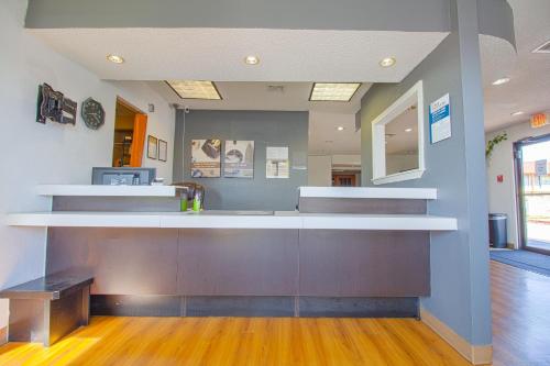 Studio Inn Extended Stay Oklahoma City Airport by OYO in Oklahoma City, USA
