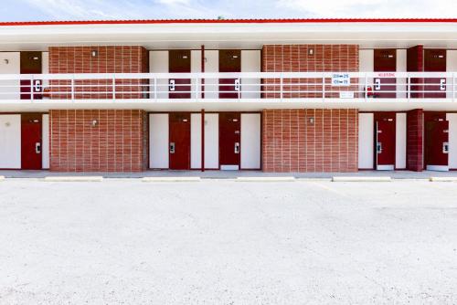 OYO Hotel Alice TX Hwy 281 West - image 3