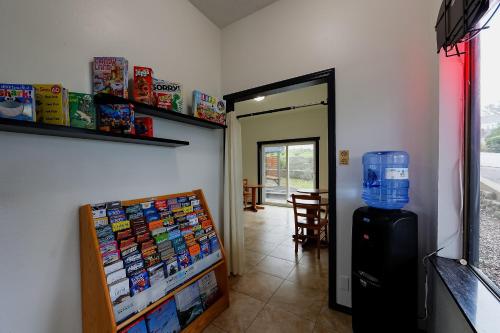 Coastal Inn by OYO Lincoln City - Oregon Coast Hwy - 로비