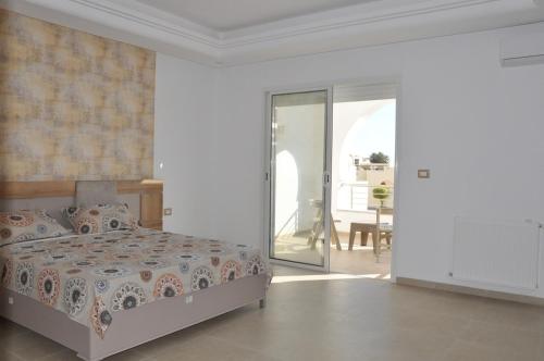 Maison avec piscine à 250m de la mer