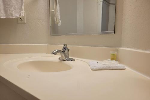 Modern Stay 39 Lakeview By OYO Minonk Modern Stay 39 Lakeview By OYO Minonk