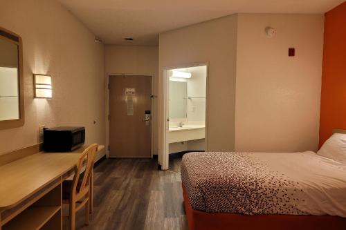 Modern Stay 39 Lakeview By OYO Minonk