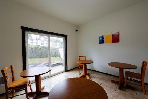 Coastal Inn by OYO Lincoln City - Oregon Coast Hwy - 로비