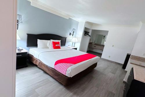 Three Rivers Executive Inn & Suites By OYO Room Type - Governor's Suite