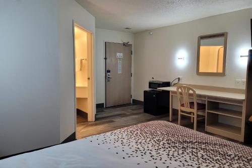 Modern Stay 39 Lakeview By OYO Minonk