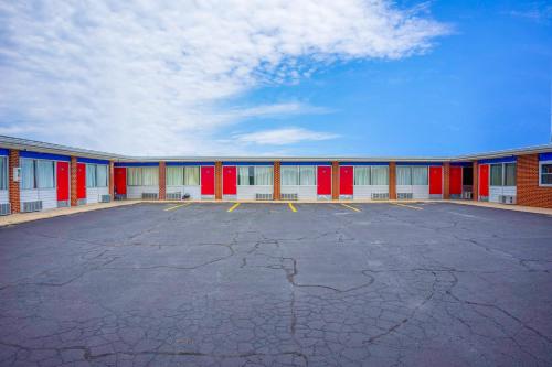 Lamplighter Inn By OYO Independence in Independence, USA