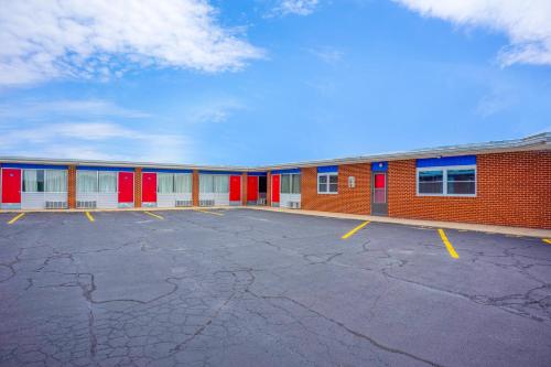 Lamplighter Inn By OYO Independence in Independence, USA