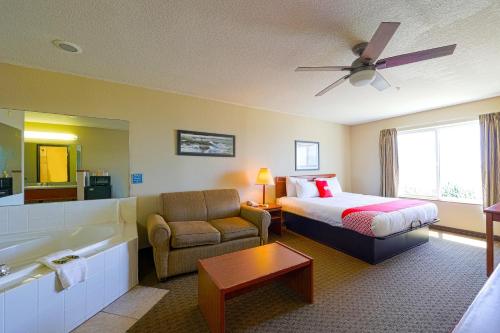 Siletz Bay Beachfront Hotel by OYO Lincoln City - image 8