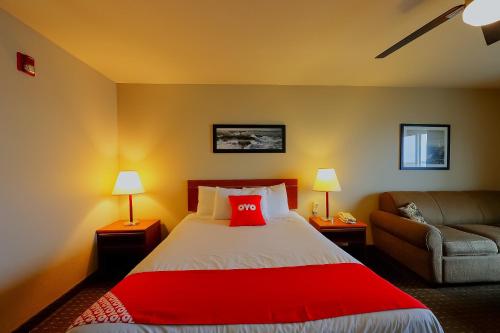 Siletz Bay Beachfront Hotel by OYO Lincoln City - image 6
