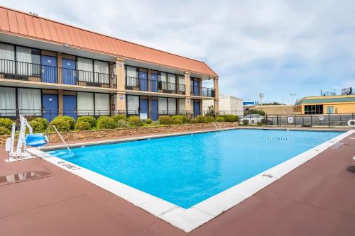 OYO Hotel Bossier City LA - Red River in Bossier City, USA