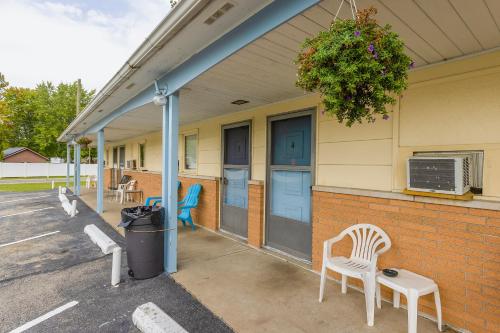 Parkside Motel by OYO Meadville Conneaut Lake in Conneaut Lake Park, USA