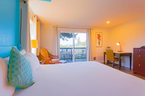Coast River Inn by OYO Seaside - image 6