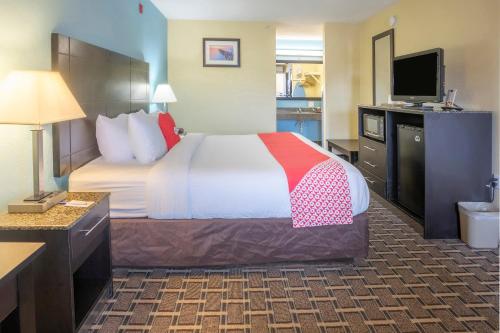 OYO Hotel Knoxville TN Cedar Bluff I-40 in Knoxville, USA