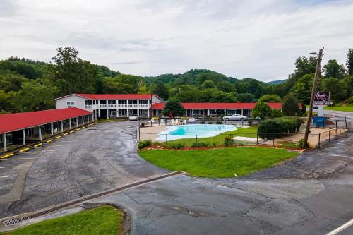 Lloyds On The River Country Inn By Oyo in Bryson City, USA