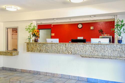 Foyer, Americas Best Value Inn Irving DFW Airport South in Dallas (Teksas)