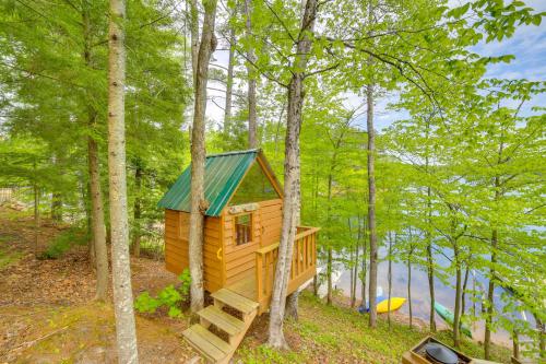 Powell Lake 'UP Badger Lodge BnB' w/ Shared Dock in Munising Township (MI)